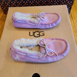 Ugg Pink Breast Cancer Ribbon Mocassins Slippers Size 5